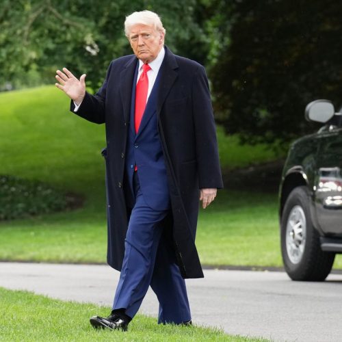 Trump Warns: 25% Tariff on iPhones and 50% on European Goods by June